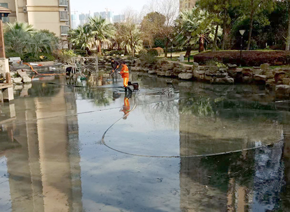 河口景观池淤泥清理